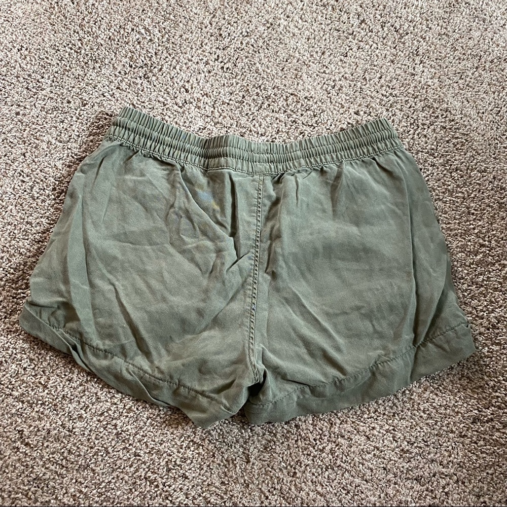 Shorts - Picture 3 of 3